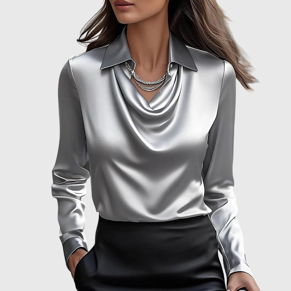 Sylvie™  | Elegant blus med subtil glans