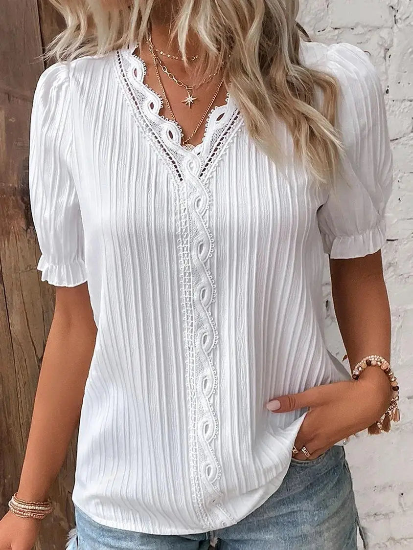 Zaluva™ | Mira – Feminin topp med spetsdetaljer