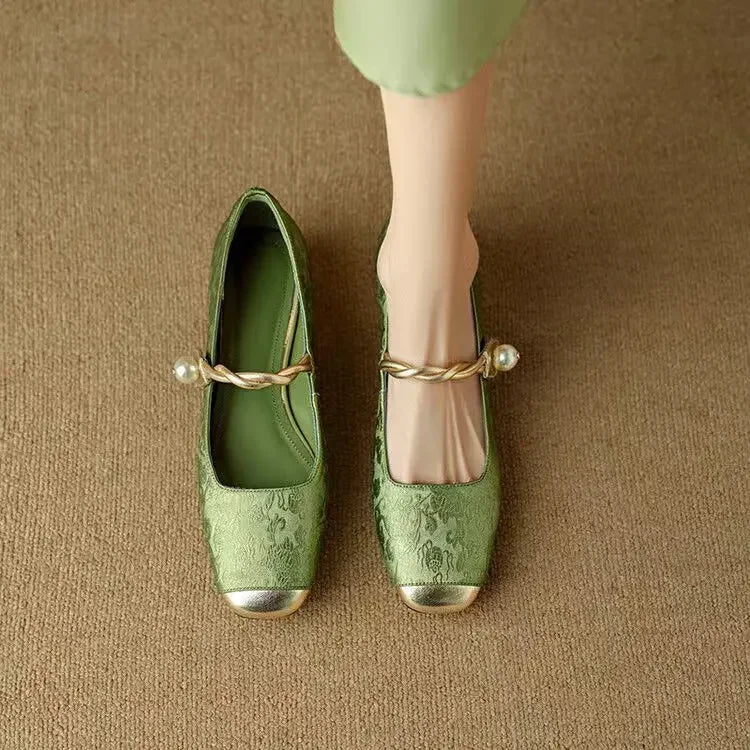 Mary Janes™ | Elegant flats with refined detailing