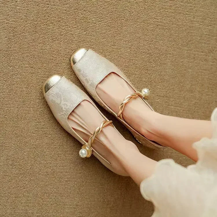 Mary Janes™ | Elegant flats with refined detailing